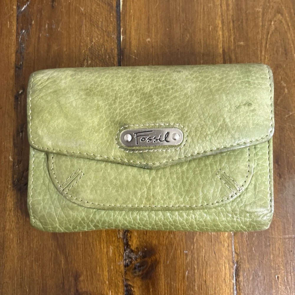 Fossil Sage Green Silver Pebbled Leather Trifold Wallet Retro 90s 6x4